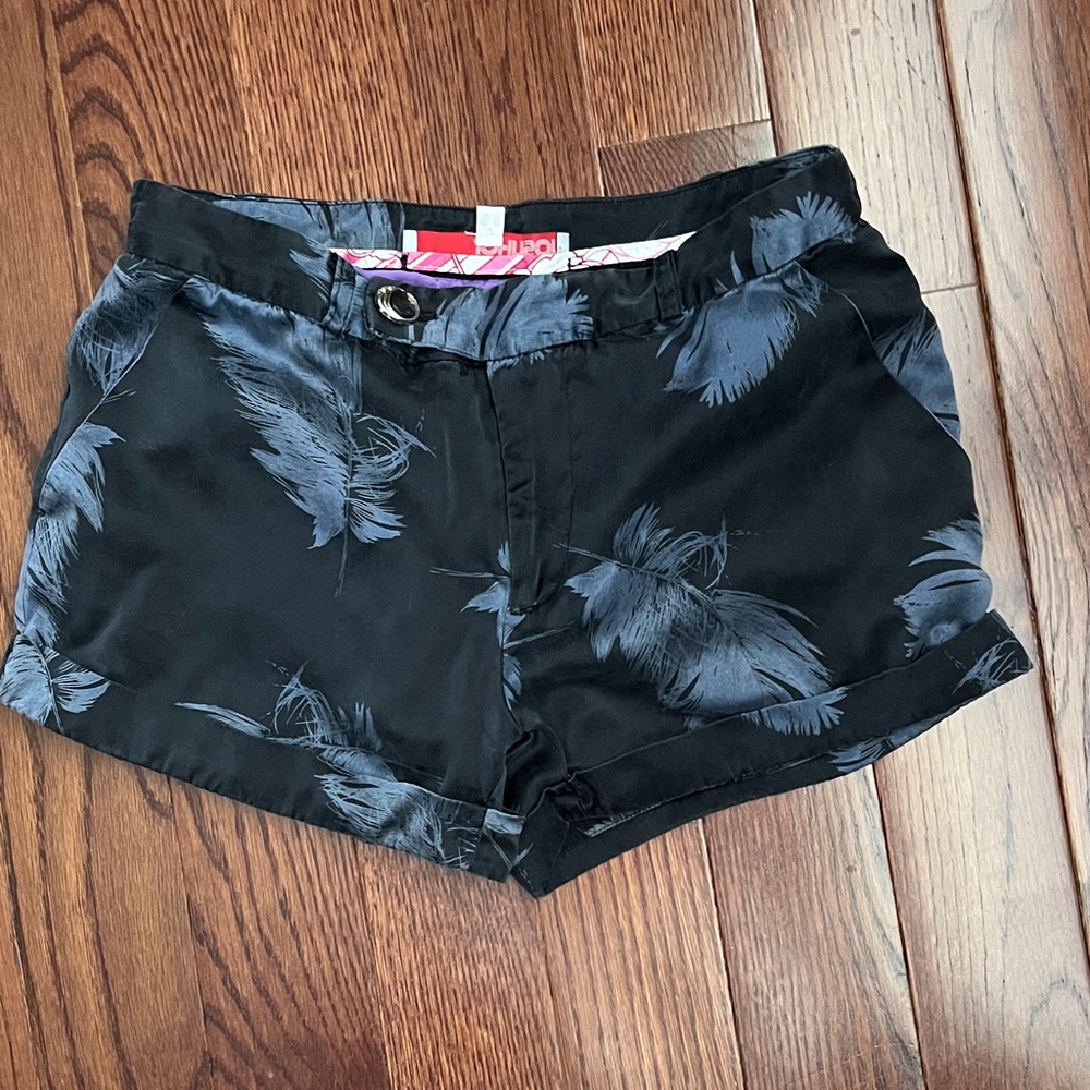 Black 100% silk Feather-Print Women’s Shorts